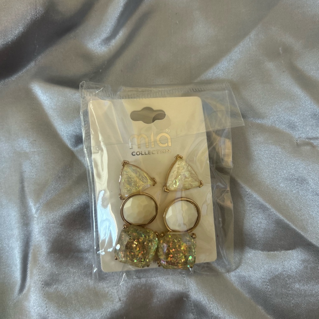 Mia Gold And Iridescent Earrings Set 8$